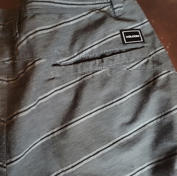 Volcom hybrid shorts - Picture 7 of 7